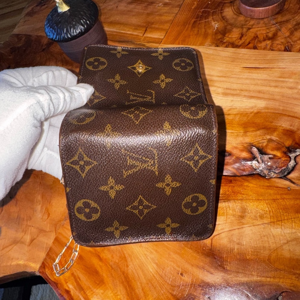 Louis Vuitton, authentic vintage compact wallet with unbranded chain - Picture 5 of 17